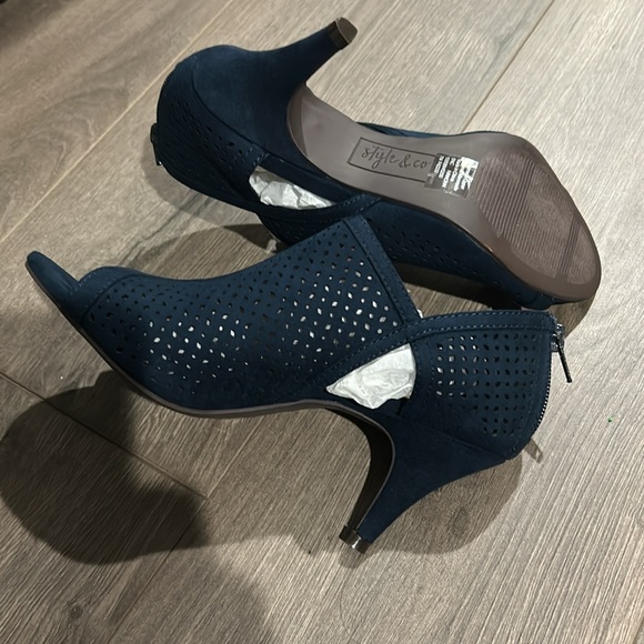 Style & Co - Picture 3 of 7